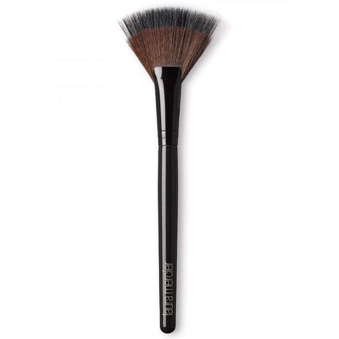 Laura Mercier Secret Camouflage Pull Apart Brush 19$