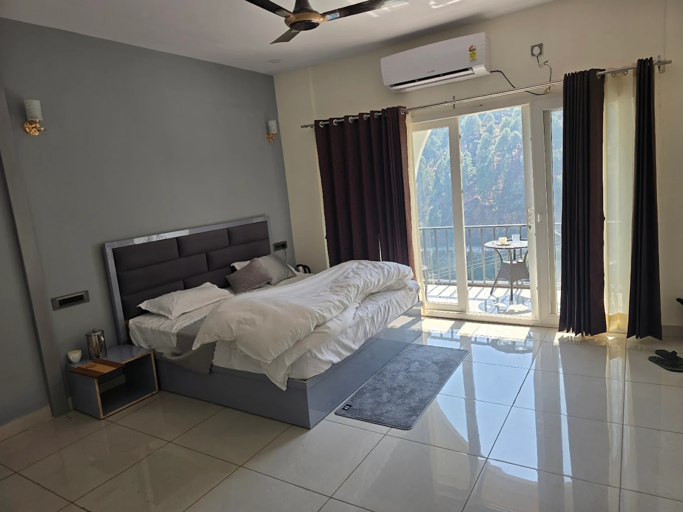Gallery photo
