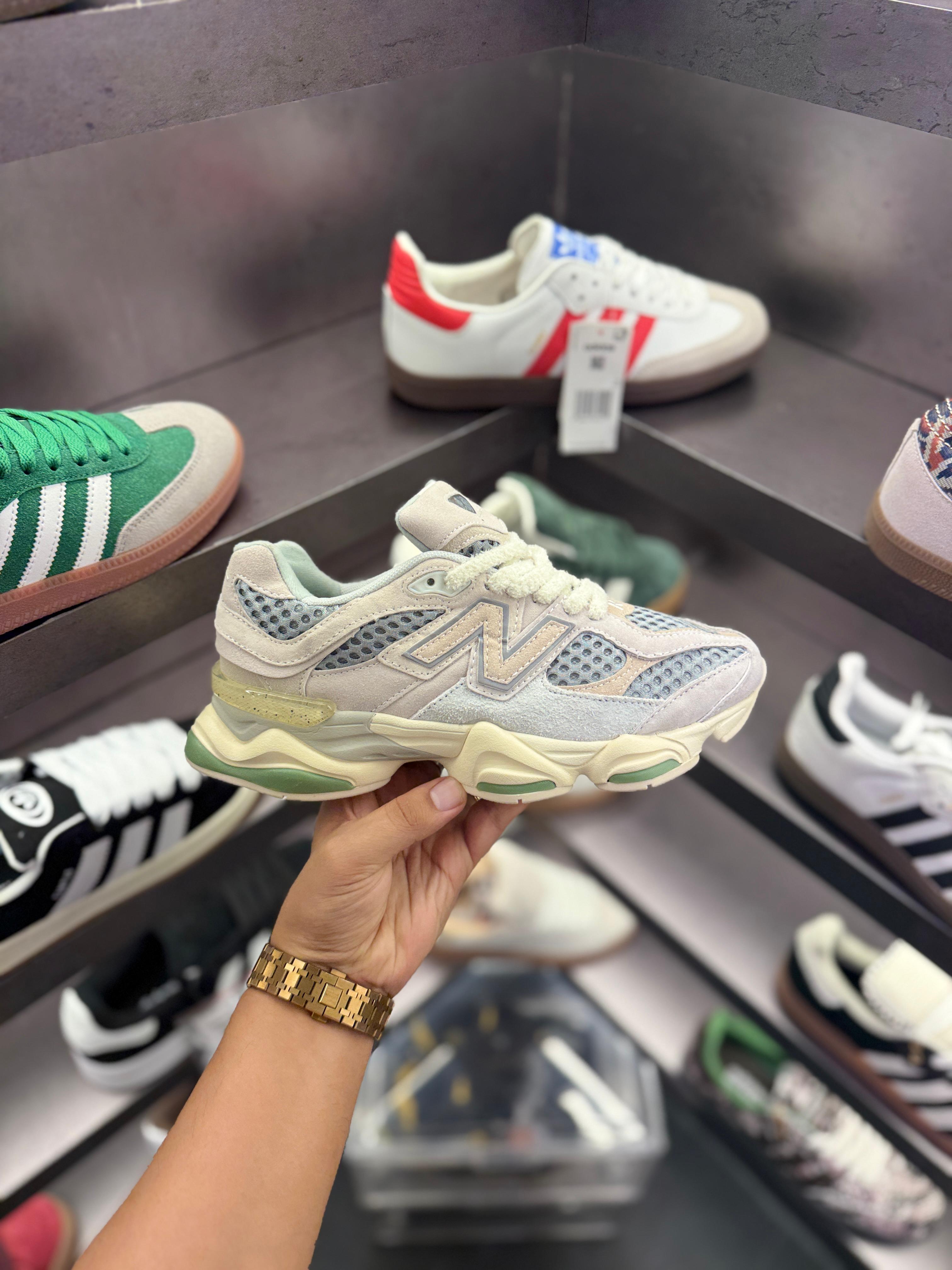 NB 9060 WOOD AND BRICK