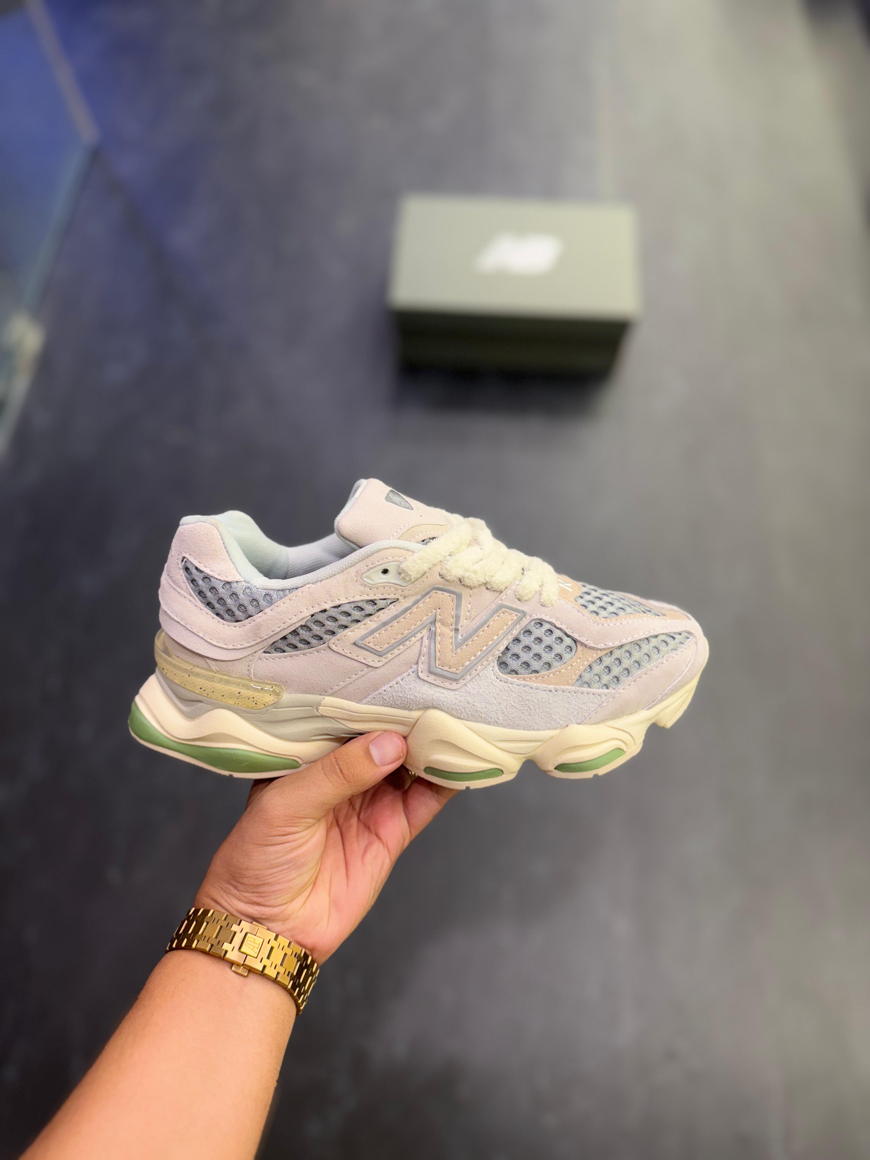 NB 9060 WOOD AND BRICK
