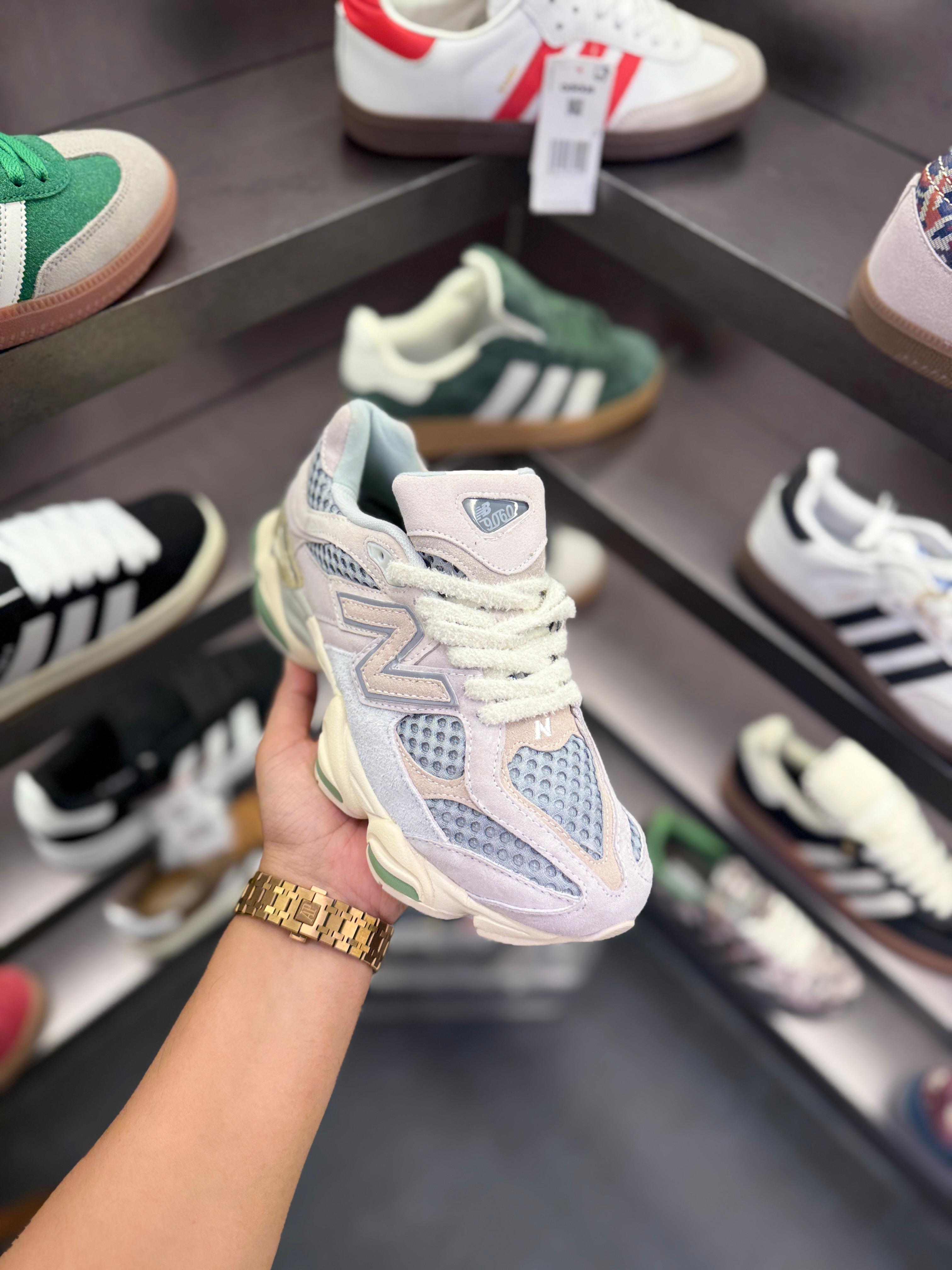 NB 9060 WOOD AND BRICK