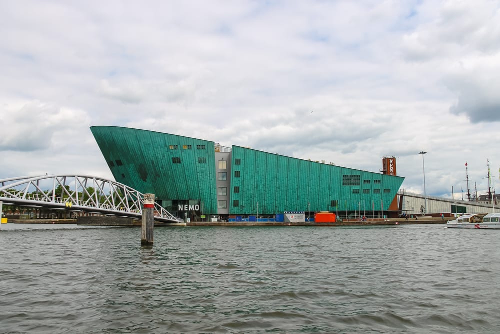 Op- / afstaplocatie Architectuur