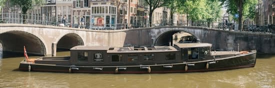 <span class="translation_missing" title="translation missing: en.feedback.index.thumb_alt, name: Canal boat HRH">Thumb Alt</span>