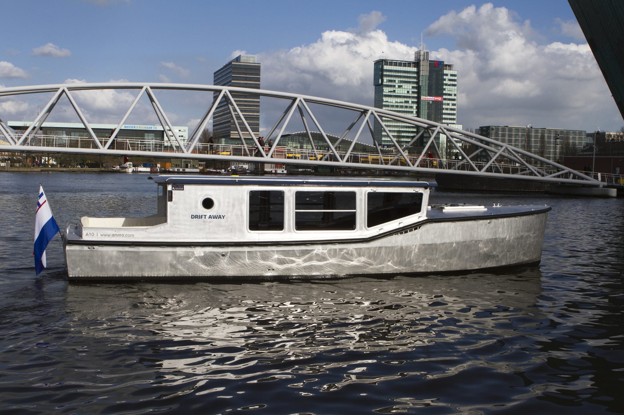 <span class="translation_missing" title="translation missing: nl.feedback.index_all.thumb_alt, name: Salonboot Drift Away">Thumb Alt</span>