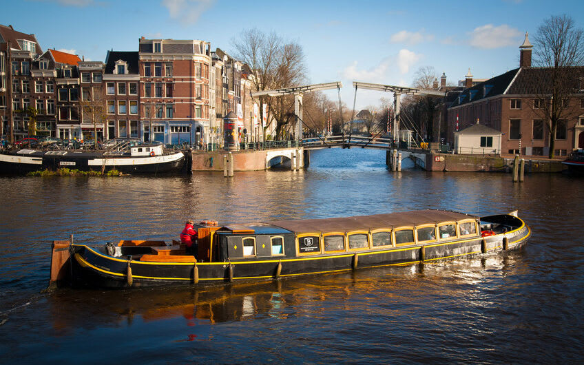 <span class="translation_missing" title="translation missing: en.feedback.index.thumb_alt, name: Canal boat Bota Fogo">Thumb Alt</span>