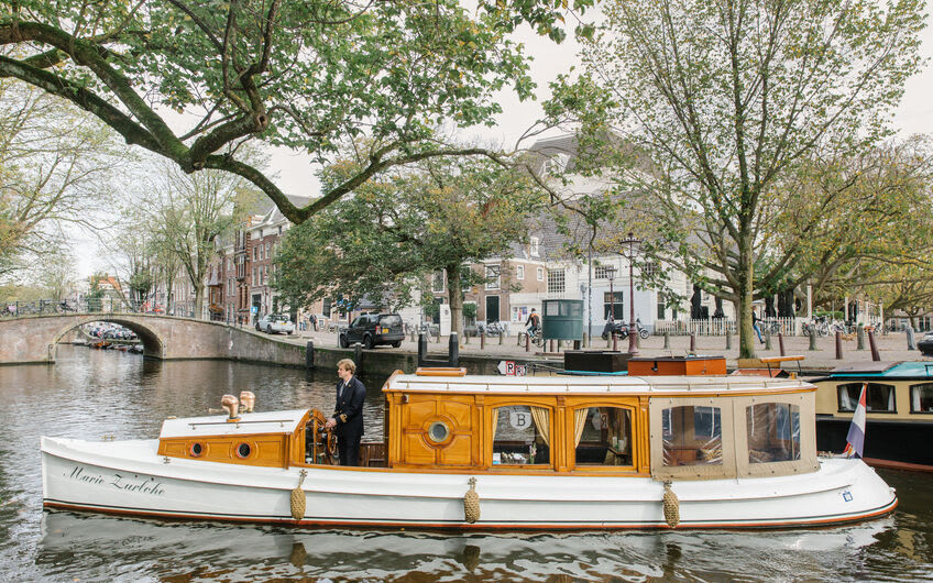 <span class="translation_missing" title="translation missing: en.feedback.index.thumb_alt, name: Canal boat Marie Zurlohe">Thumb Alt</span>