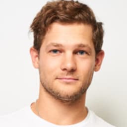 Chris Schelzi Chris Schelzi