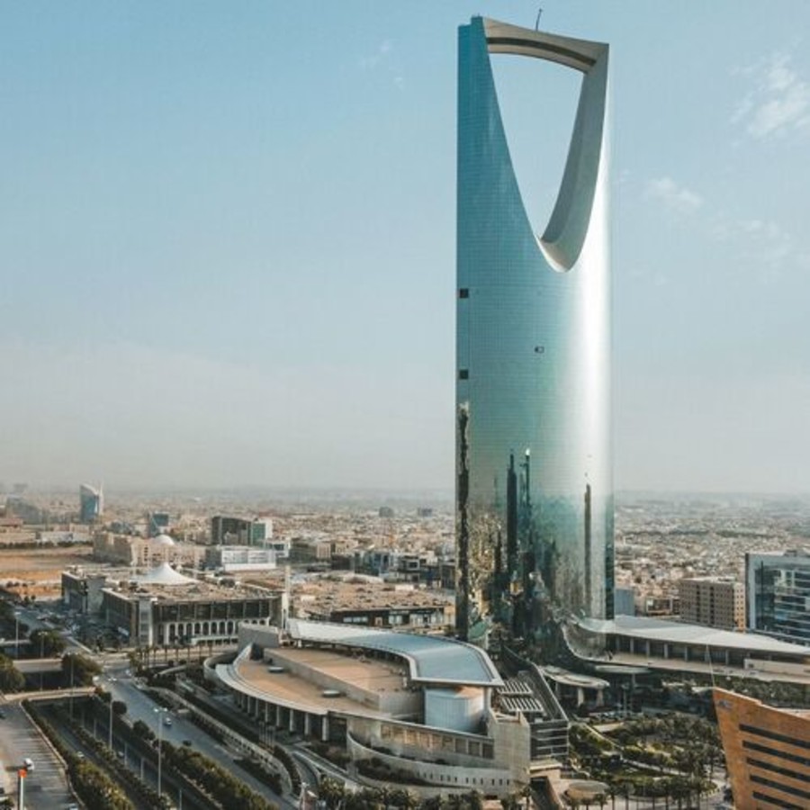 The Top Growing Business Sectors in Saudi Arabia