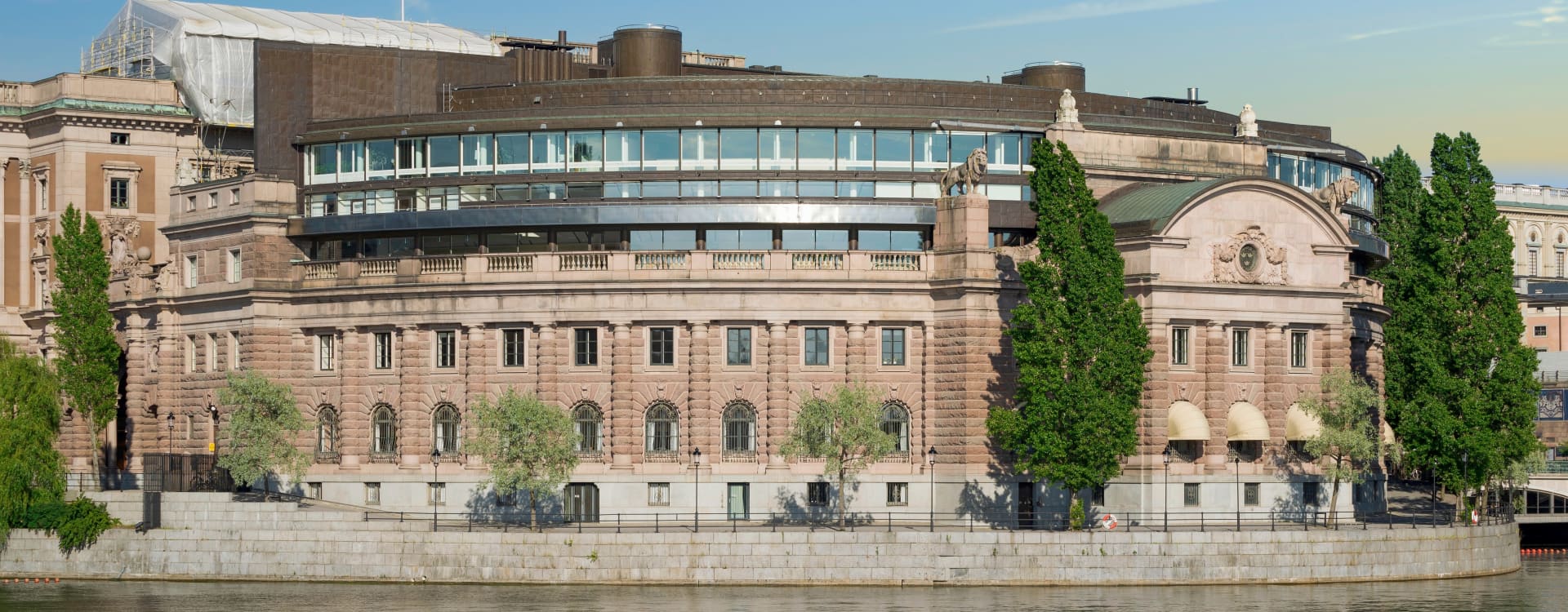 34 djurvänliga ledamöter tar plats i riksdagen