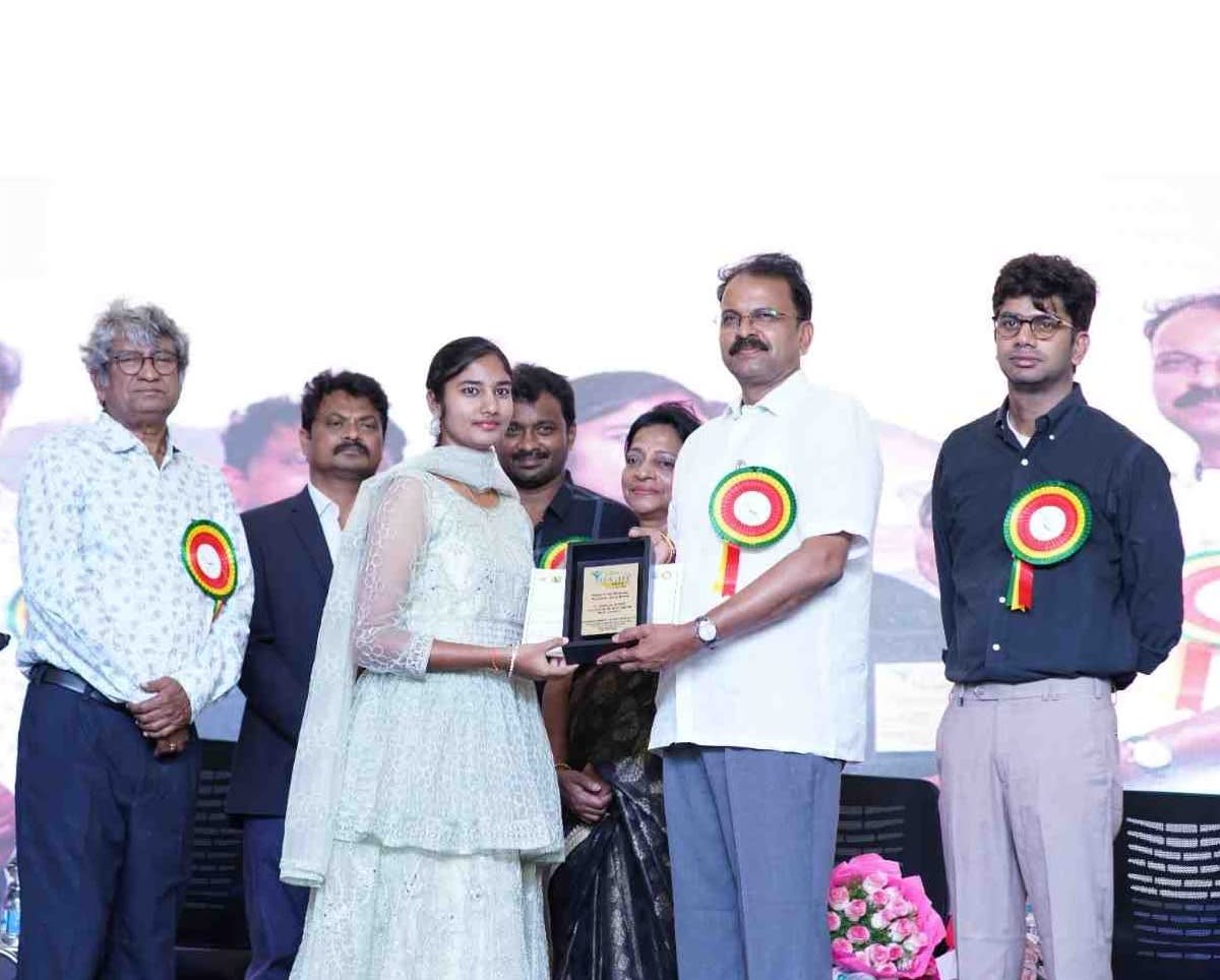 Career training programs at Alwardas Degree College