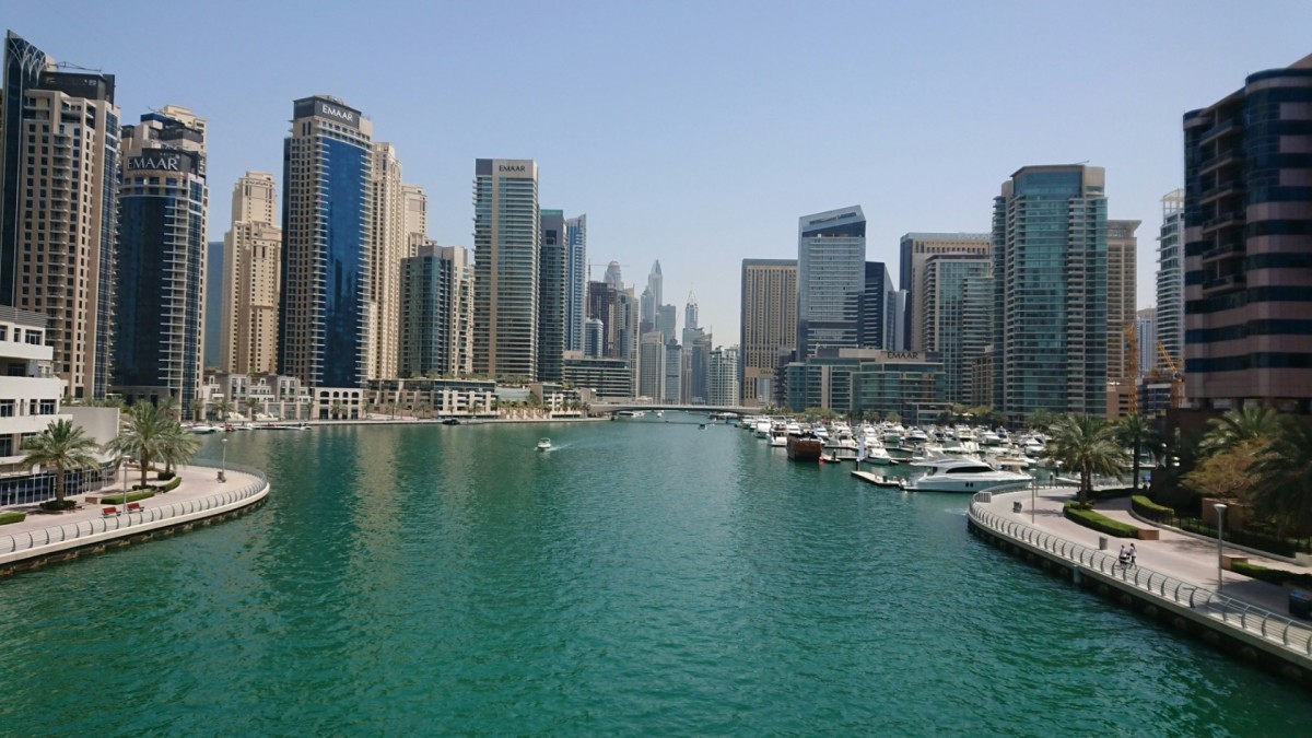 De Dubaï À Abu Dhabi