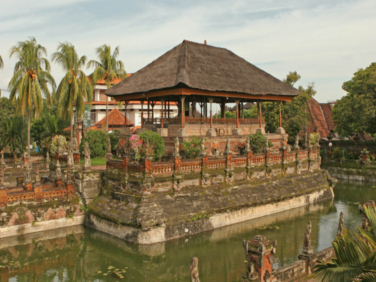 Día 5 — Jour 5 : Ubud / Besakih / Kusamba / Klungkung (B)