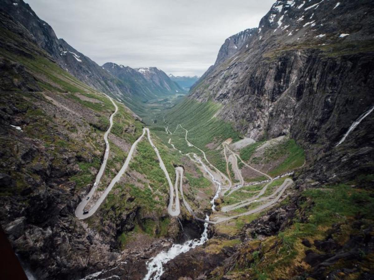 Día 5 — Førde   Crucero Geirangerfjord   ålesund (D) 310 Km