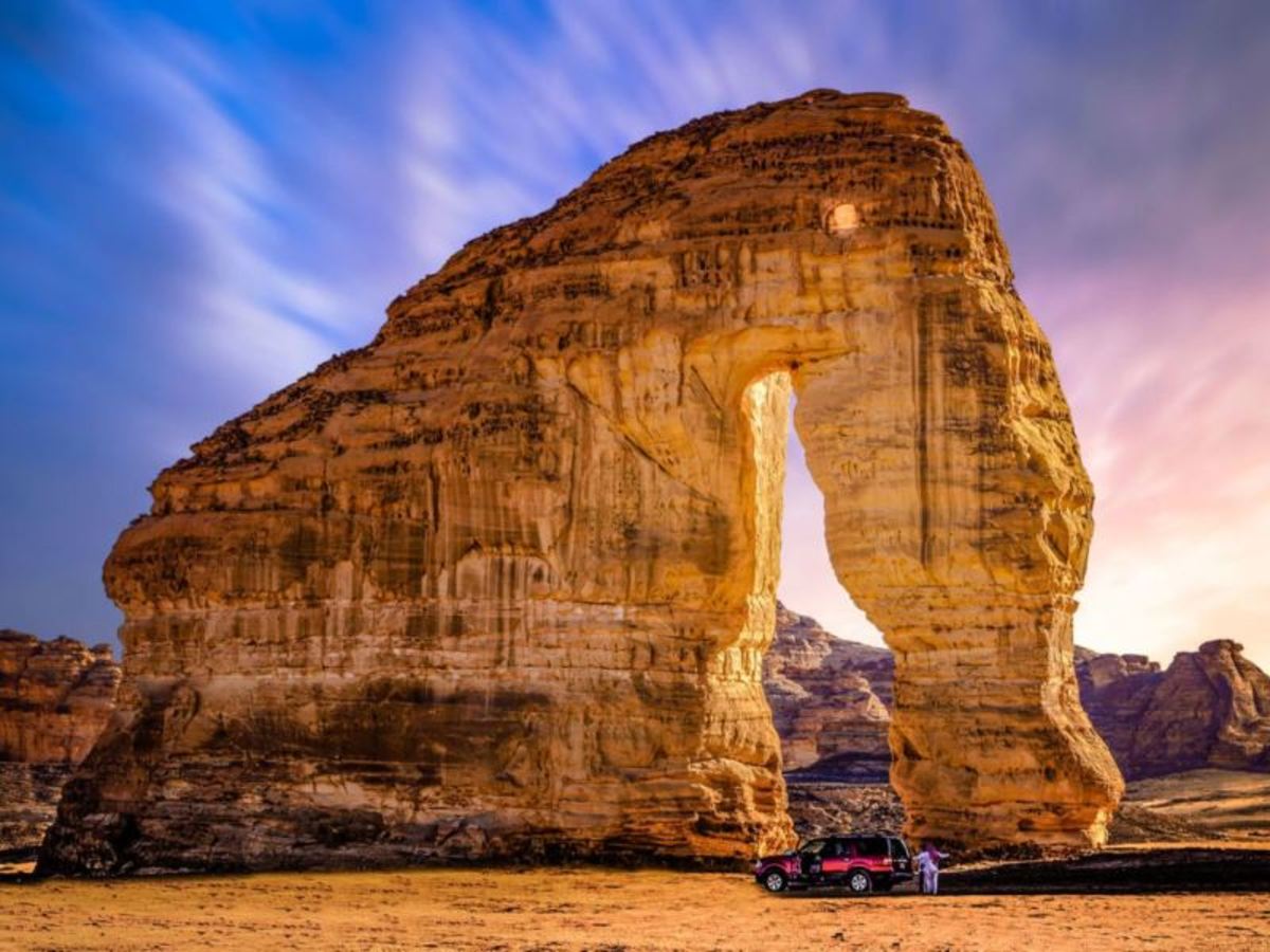 Día 6 — Al Ula – Mada'in Saleh – Madinah ( 330 Km )