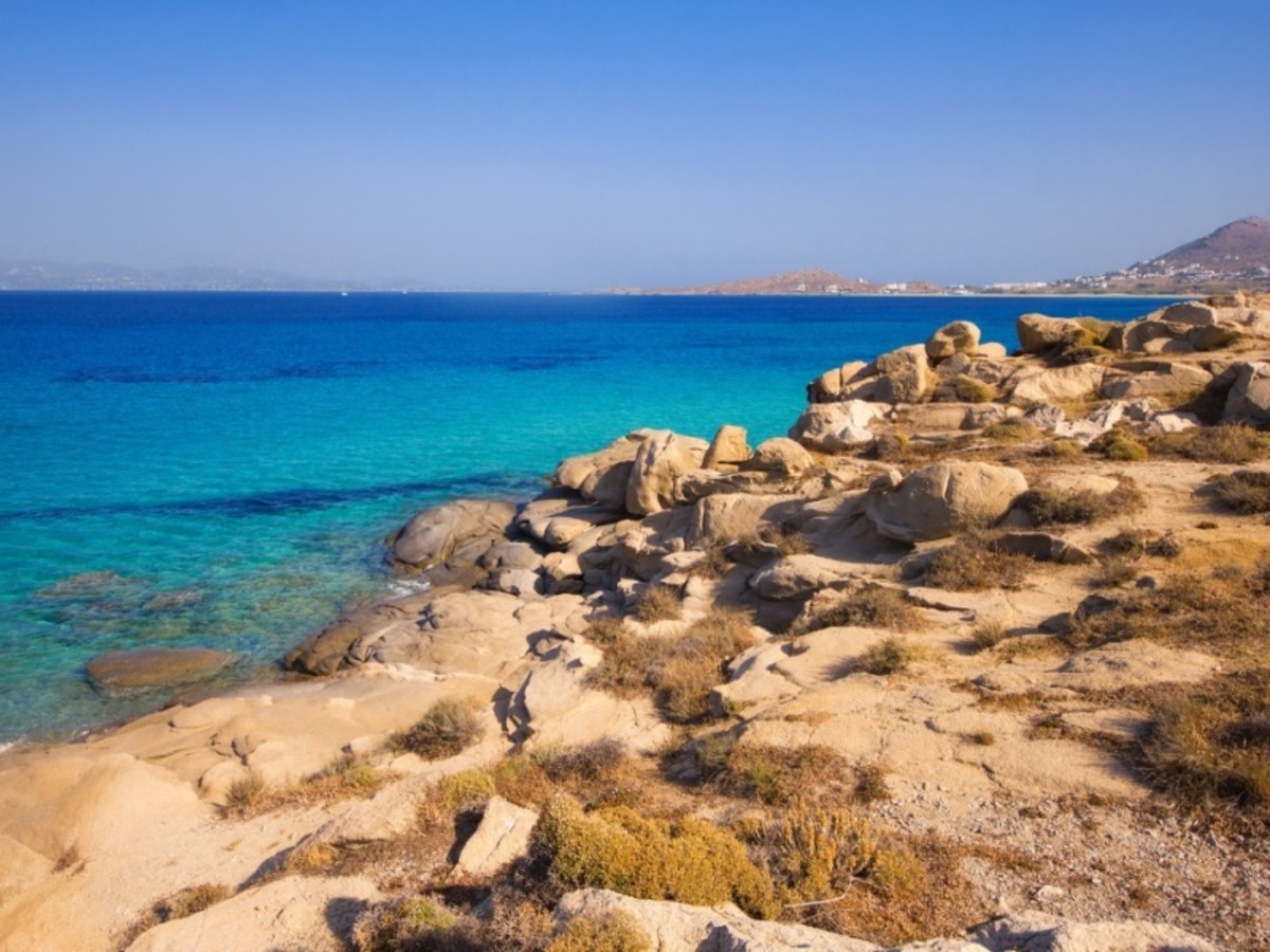 Día 2 — Santorin / Naxos