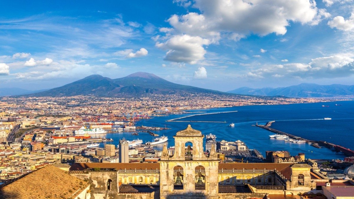 NAPOLI A LA FOLIE