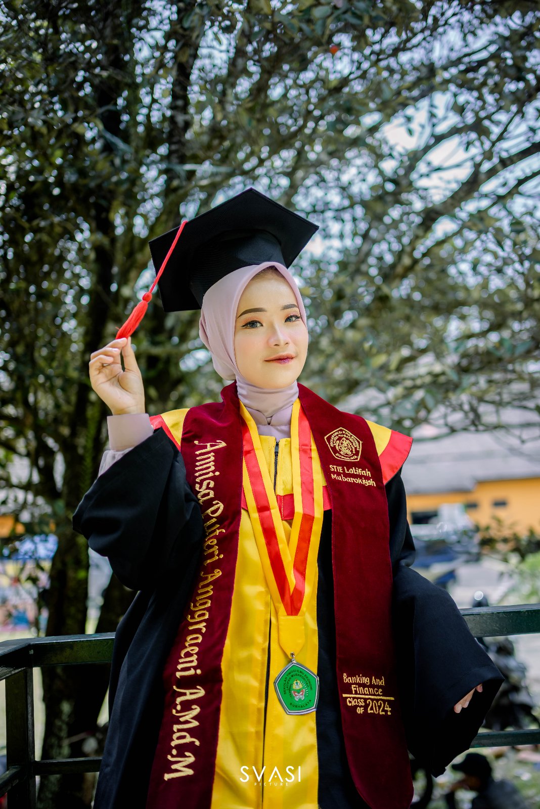 Wisuda Annisa Puteri