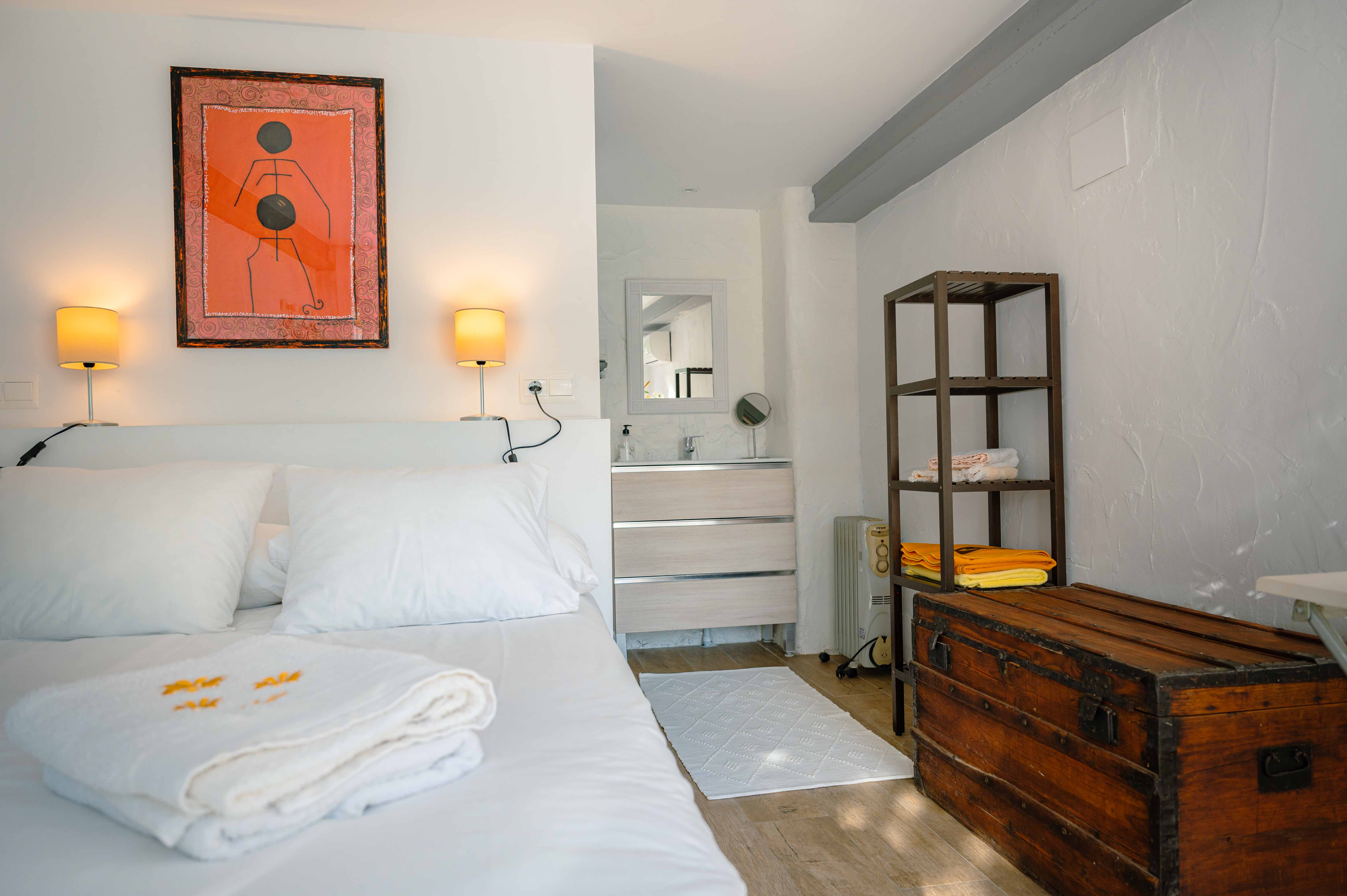 Habitación con baño de la piscina villa Málaga