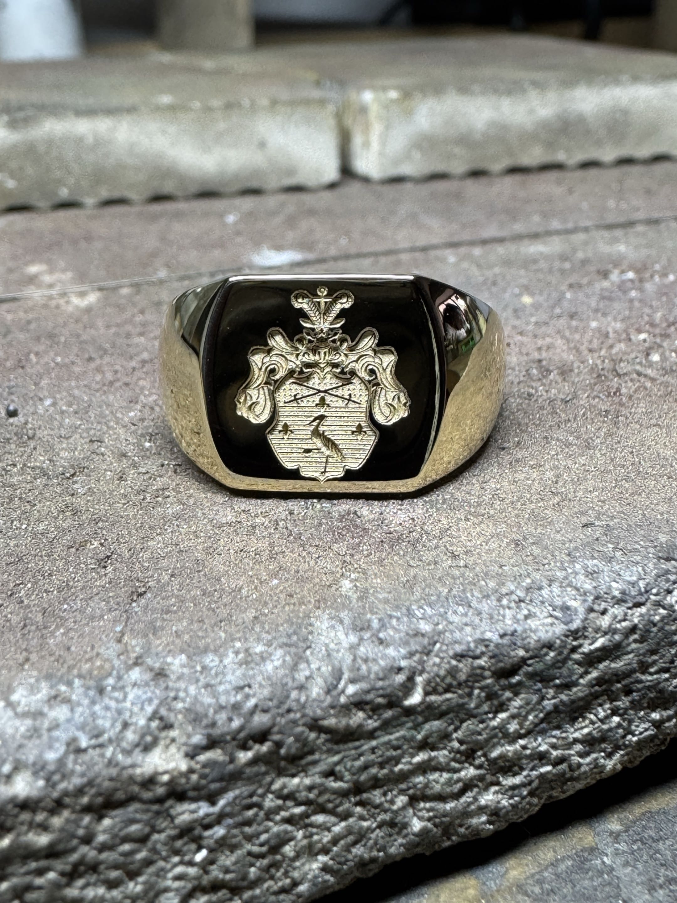 Gravure blason sur chevalière