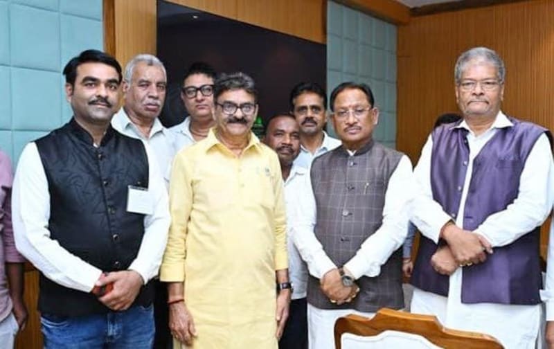 सीएम विष्णु देव साय ने कहा- स्वतंत्रता संग्राम सेनानियों के परिवारों का सम्मान करना हम सभी का दायित्व