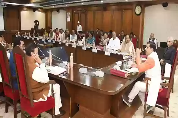 मिशन वात्सल्य योजना में पात्र बच्चों को दी जाएगी 4-4 हजार रुपए प्रतिमाह की आर्थिक सहायता, मोहन कैबिनेट में लिए गए ये निर्णय…
