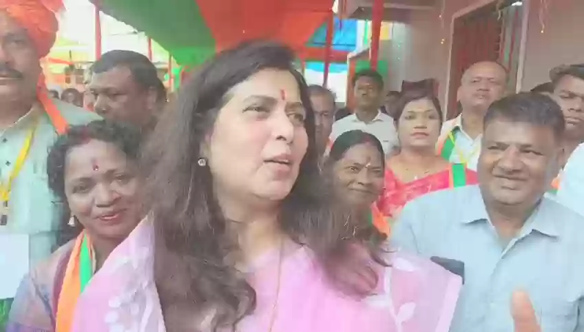 विपक्ष पर भाजपा उपाध्यक्ष सरोज पांडे का पलटवार, बोलीं– पश्चिम बंगाल में वोट चोरी किसने की, इसका जवाब दे विपक्ष