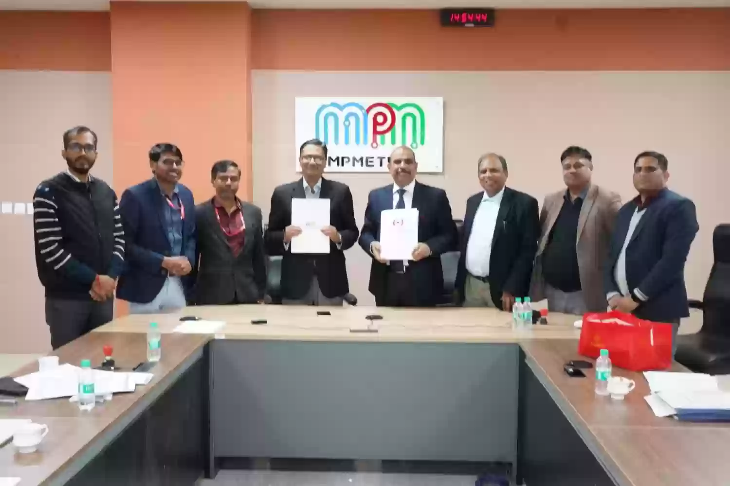 Indore Bhopal Metro AFC System: अब QR कोड और स्मार्ट कार्ड से मिलेगा टिकट, दिल्ली मेट्रो के साथ हुआ एमओयू