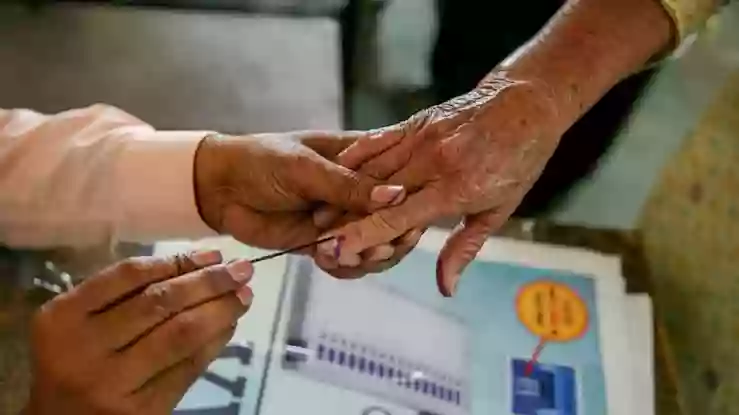 गुजरात चुनाव : पहले चरण में 60 फीसदी से अधिक मतदान दर्ज