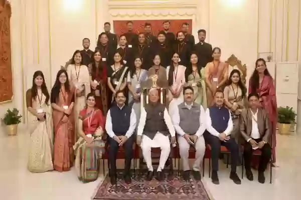 प्रशिक्षु डिप्टी कलेक्टर्स से राज्यपाल मंगुभाई पटेल ने कहा- भौतिक सुविधाओं का सुख होता है क्षणिक
