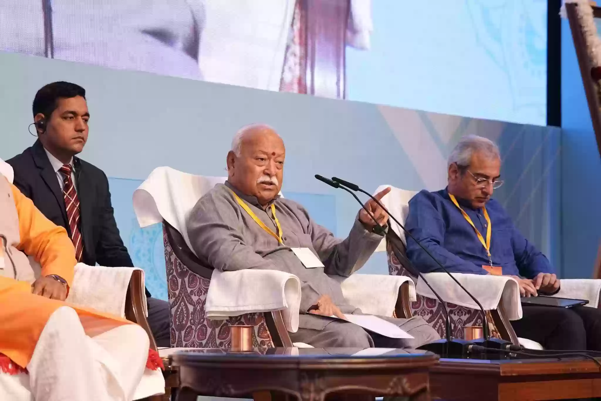 भोपाल में मोहन भागवत का युवाओं से संवाद, कहा – ‘विश्व शक्ति सुनता है, भारत को बनना होगा सबल’