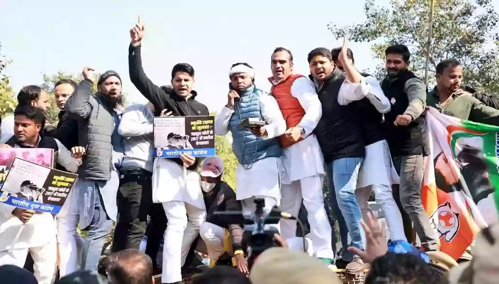 पेगासस विवाद को लेकर सड़कों पर उतरी कांग्रेस, युवा कांग्रेस ने किया विरोध प्रदर्शन