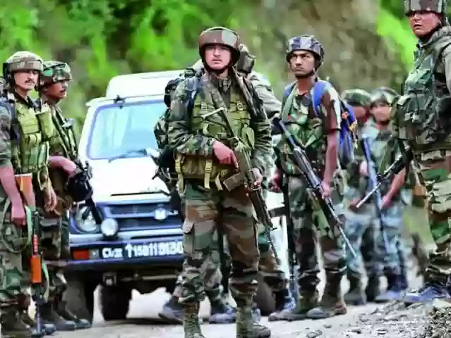 राजौरी में आतंकियों का कायराना हमला: सेना की गाड़ी पर फायरिंग, जंगलों में घेराबंदी, बड़े पैमाने पर सर्च ऑपरेशन जारी