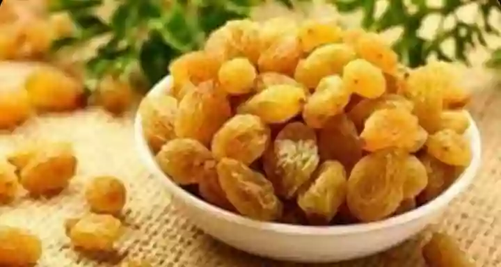 जानें  क्या है रोज़ किशमिश खाने के चमत्कारिक फायदे