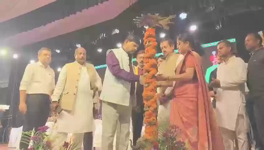 चक्रधर समारोह की आठवीं संध्या में गूंजे सुर-ताल, केंद्रीय राज्य मंत्री रामदास अठावले हुए शामिल