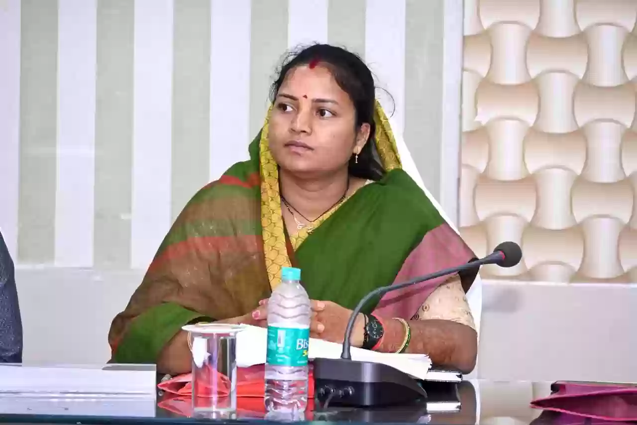 Minister lakshami rajwade