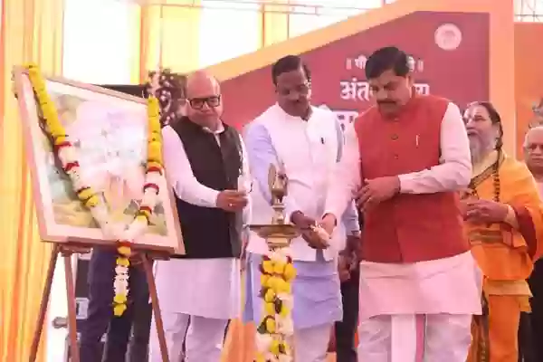 पवित्र गीता एक ऐसा ग्रंथ, जिसमें भक्ति, ज्ञान और कर्म योग के साथ संपूर्ण जीवन का सार समाहित: डॉ. मोहन यादव