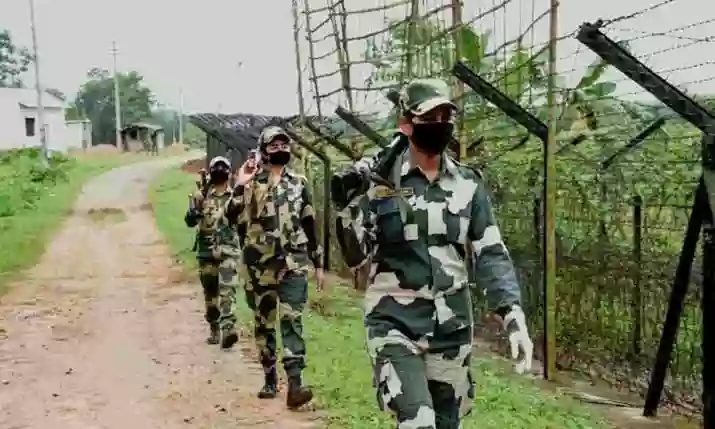 बीएसएफ द्वारा पकड़े गए पाकिस्तानी नागरिक को गिरफ्तारी के कुछ घंटों बाद स्वदेश भेजा