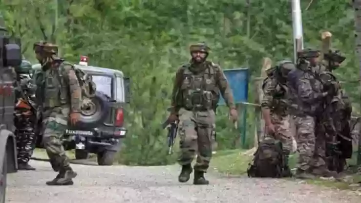 कश्मीर में मुठभेड़ में लश्करे तैयबा का आतंकी मारा गया