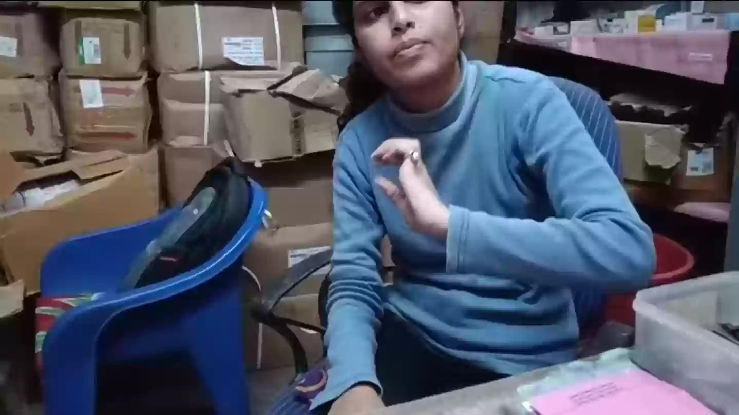 पिछोर स्वास्थ्य केंद्र में लापरवाही: बिना डिग्री पूरी किए युवती करती रही दवाओं का वितरण, स्वास्थ्य विभाग में हड़कंप
