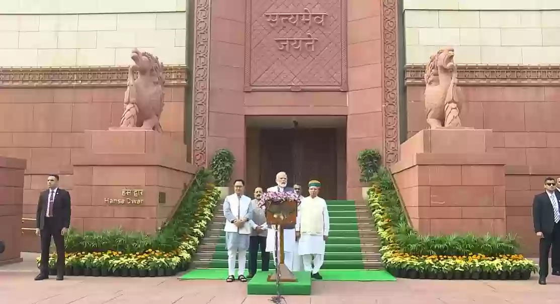 संसद का शीतकालीन सत्र आज से हुआ शुरू, पीएम मोदी बोले - जिन्हें जनता ने बार-बार रोका, ऐसे मुठ्ठीभर सांसद हंगामा करते हैं