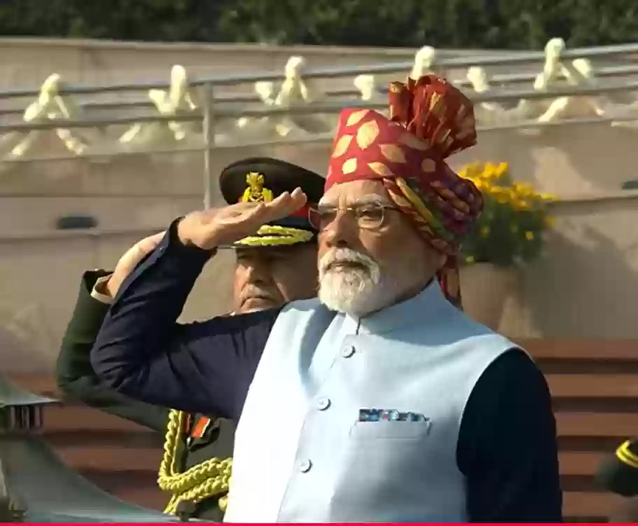 77वां गणतंत्र दिवस 2026 : PM मोदी की बंधेज पगड़ी से लेकर वायुसेना के शौर्य तक, कर्तव्य पथ पर दिखी भारत की ताकत