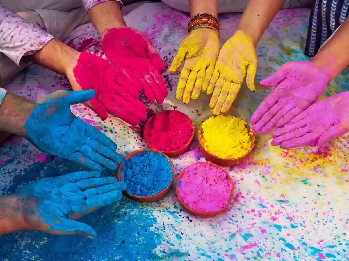 Holi 2026 Date Confusion: भद्रा और चंद्रग्रहण के कारण बदली होली की टाइमिंग, जानें कब होगा होलिका दहन और धुलेंडी