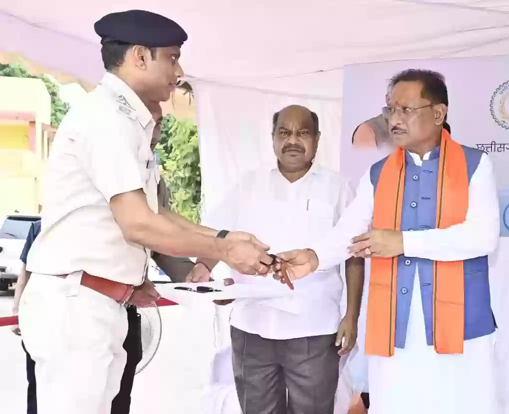 प्रदेश सरकार सड़क यातायात को सुरक्षित और सुगम बनाने के लिए प्रतिबद्ध: विष्णु देव साय