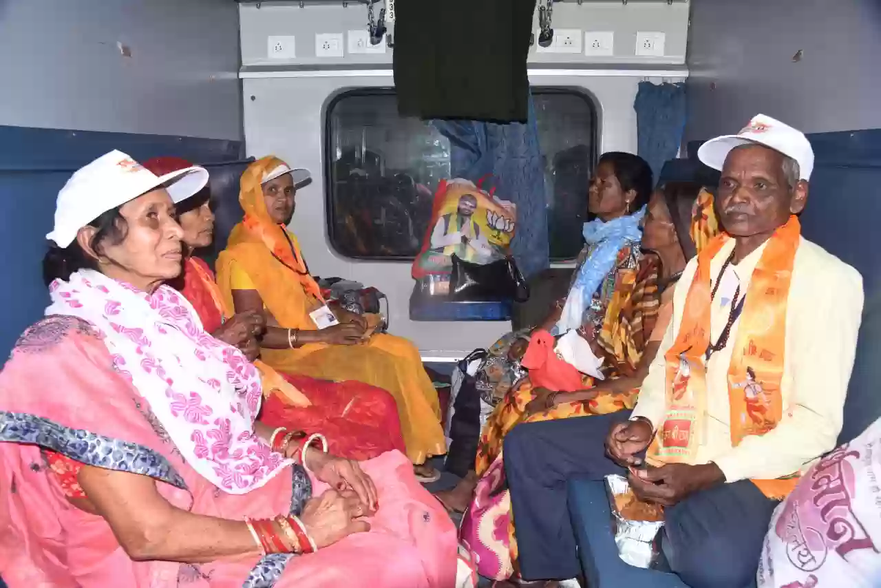 सीएम साय की पहल, बिलासपुर जिले के 775 यात्रियों का पहला जत्था पुरी, भुवनेश्वर, कोणार्क दर्शन के लिए रवाना