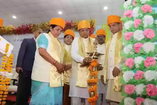 विद्यार्थी अपने माता-पिता के संघर्ष, त्याग और बलिदान को हमेशा याद रखें: मंगुभाई पटेल