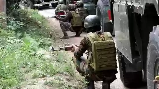 जम्मू के कठुआ में सेना वाहन पर हमला; जवानों ने फायरिंग की तो भागे आतंकी, दो जवान घायल