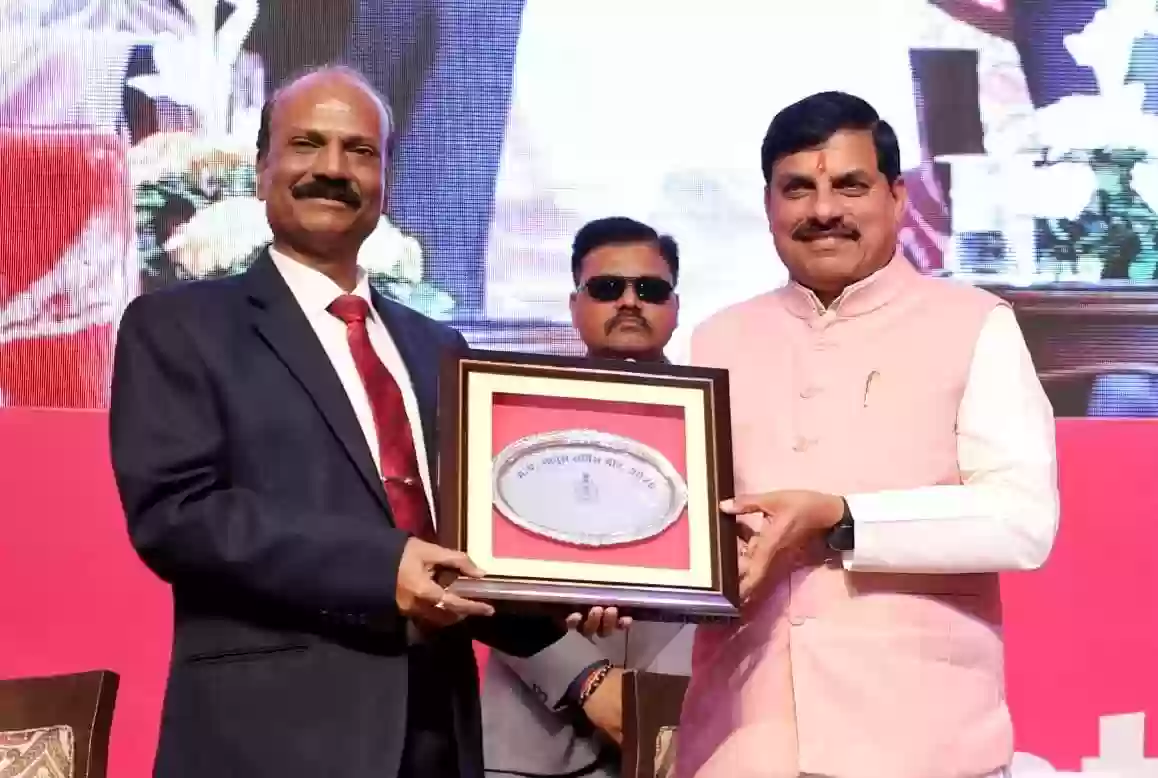 नक्सलवाद ‘सांप’ जैसा, पुलिस ने फन कुचल दिया, IPS सर्विस मीट में बोले सीएम मोहन यादव