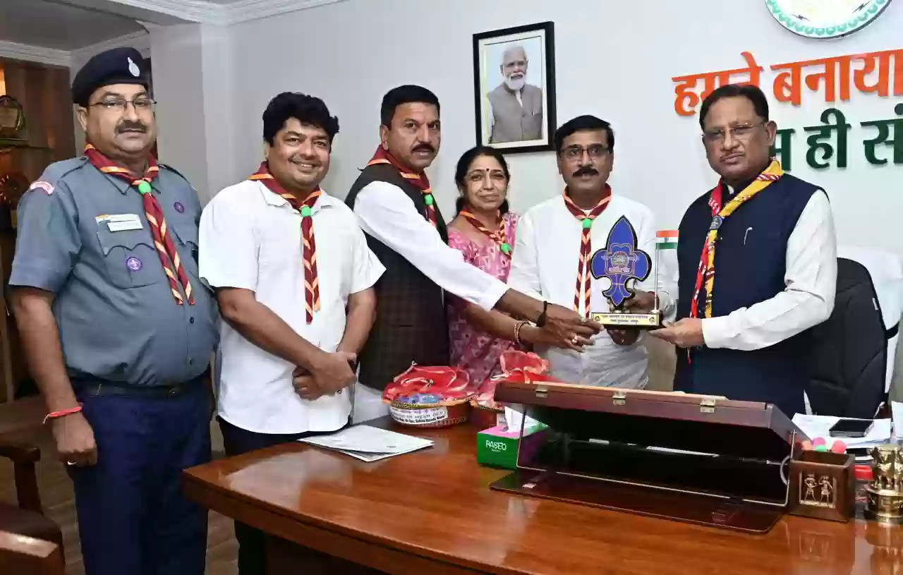 भारत स्काउट्स एवं गाइड्स के प्रतिनिधिमंडल ने मुख्यमंत्री को दी 'एक राखी सैनिक भाइयों के नाम' अभियान की जानकारी