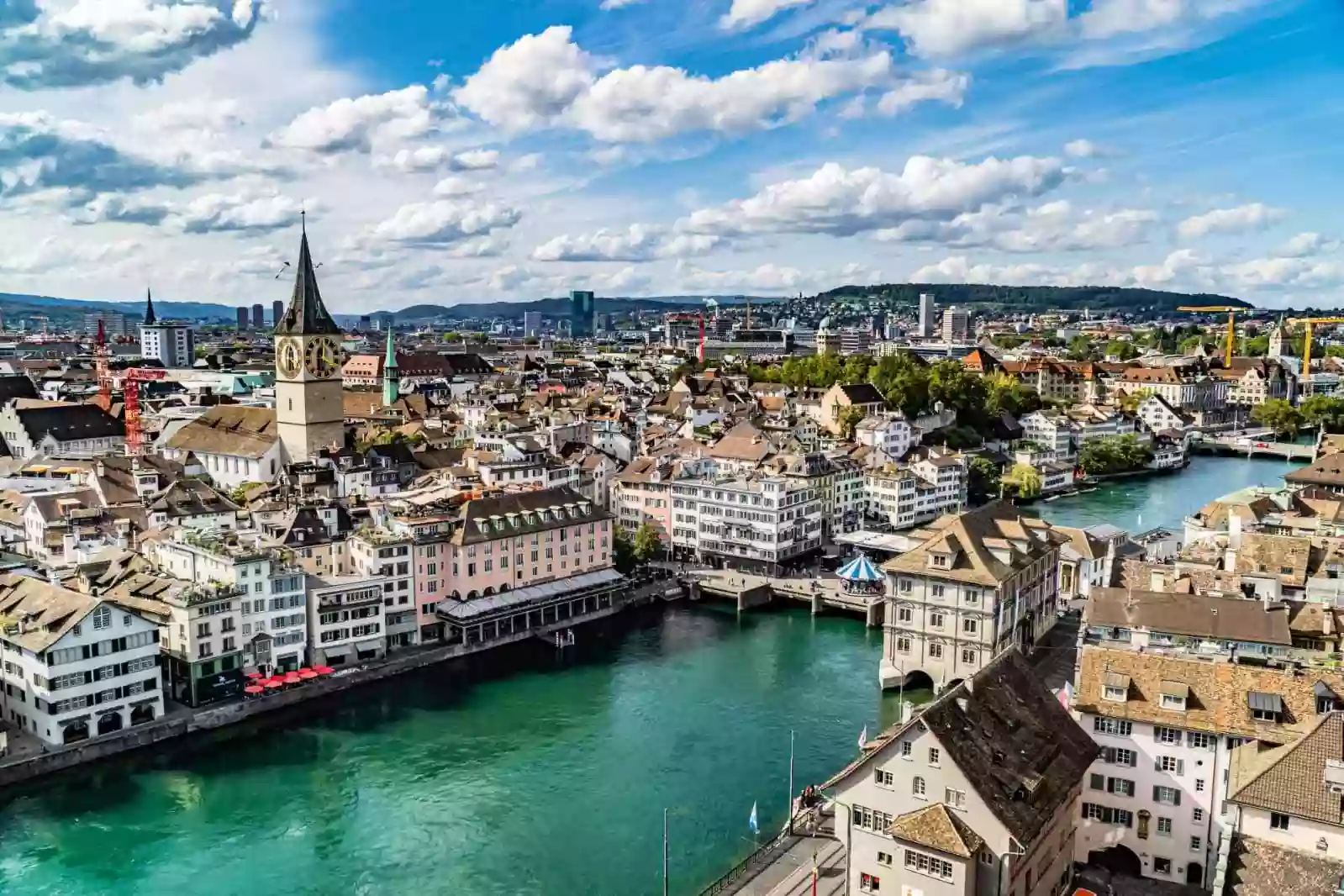 अगर आप विदेश में सोच रहे है गर्मियों कि छुट्टियां बिताने का, तो स्विट्जरलैंड रहेगा आपके लिए बेस्ट ऑप्शन, जानें वजह