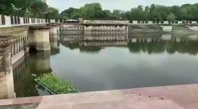 अयोध्या को अलौकिक बनाने में जुटी सरकार, सूर्यकुंड का हो रहा कायाकल्प